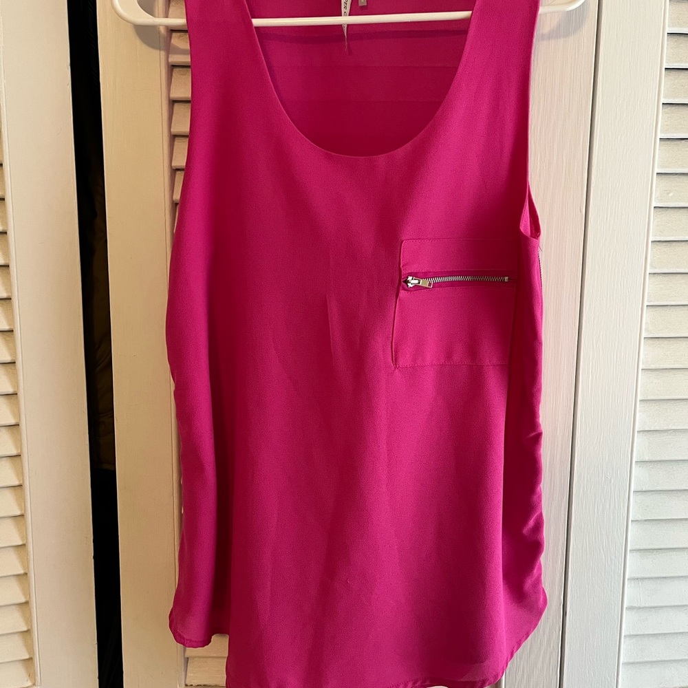 Like new Paper Crane hot pink crepe tank with zipper details.